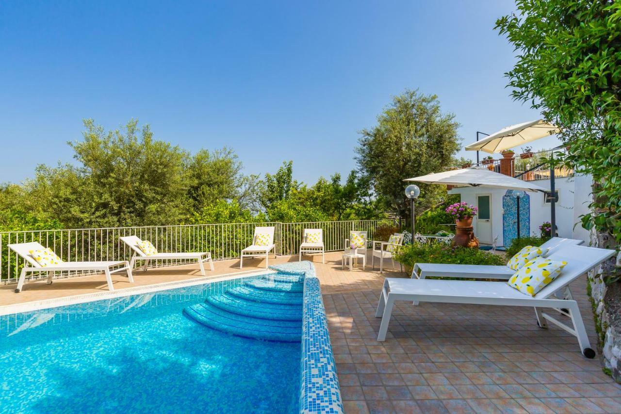 Villa Sorrento Flats エクステリア 写真