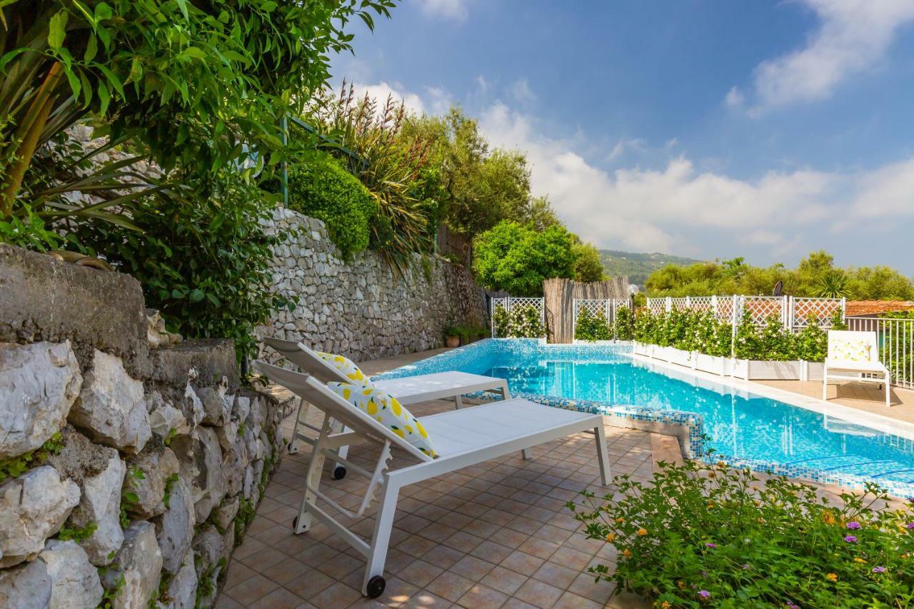 Villa Sorrento Flats エクステリア 写真