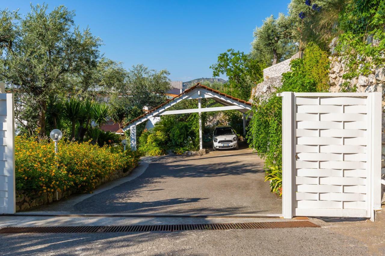 Villa Sorrento Flats エクステリア 写真